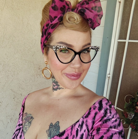 heavenstobetsey